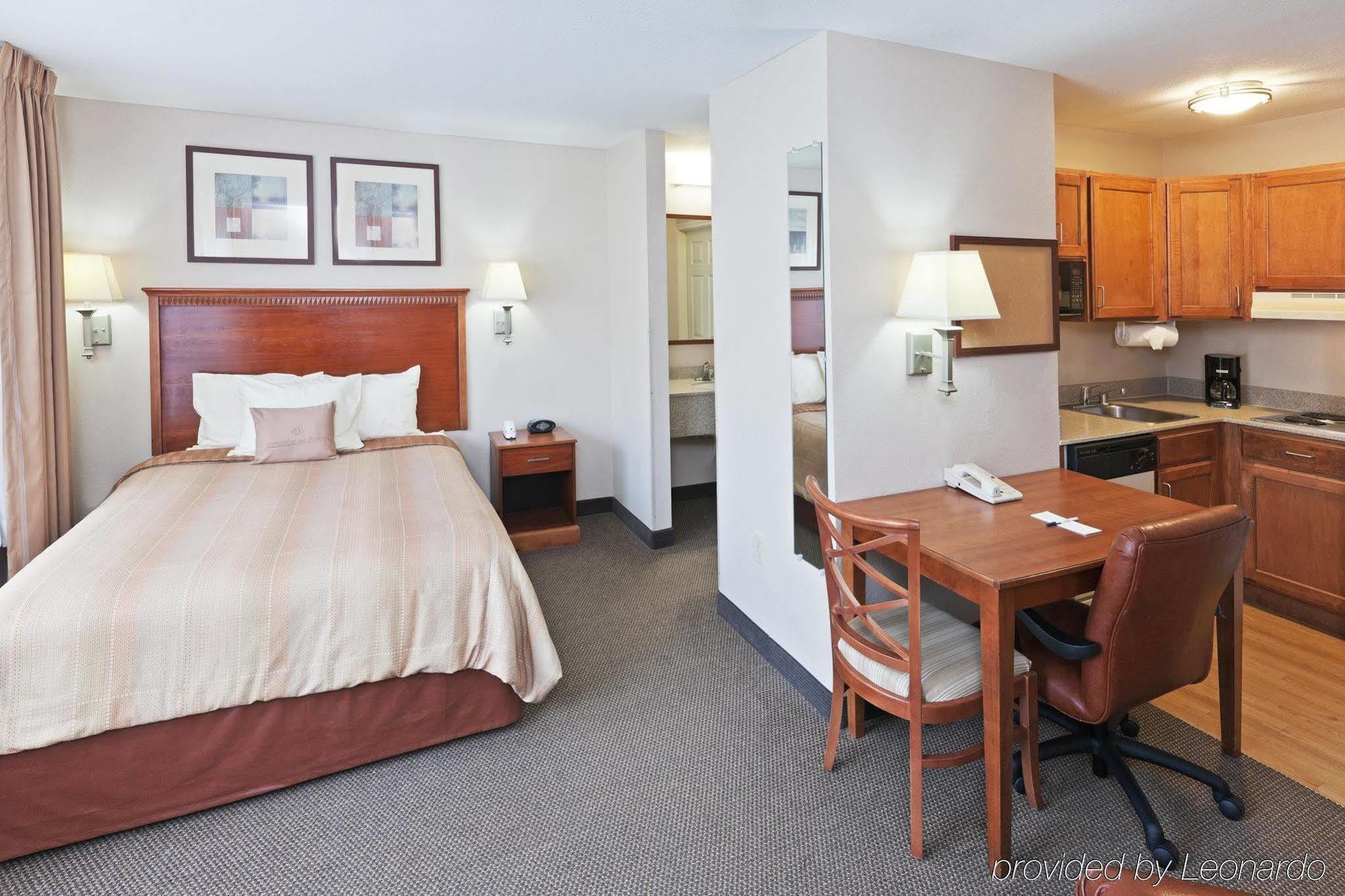 Candlewood Suites Dallas Market Center-Love Field By Ihg Exterior photo